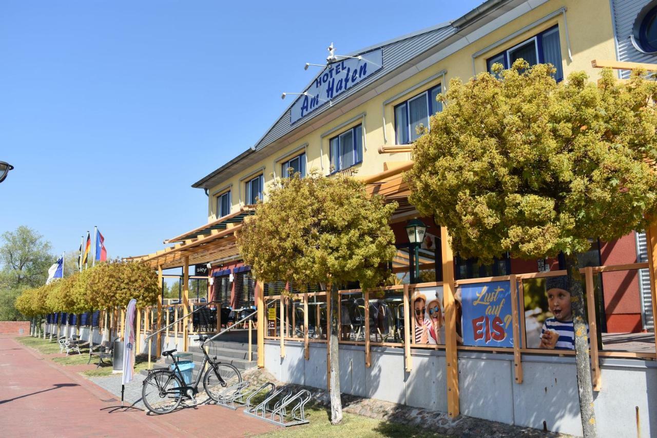 Hotel Garni "Am Hafen" Гафельберґ Екстер'єр фото