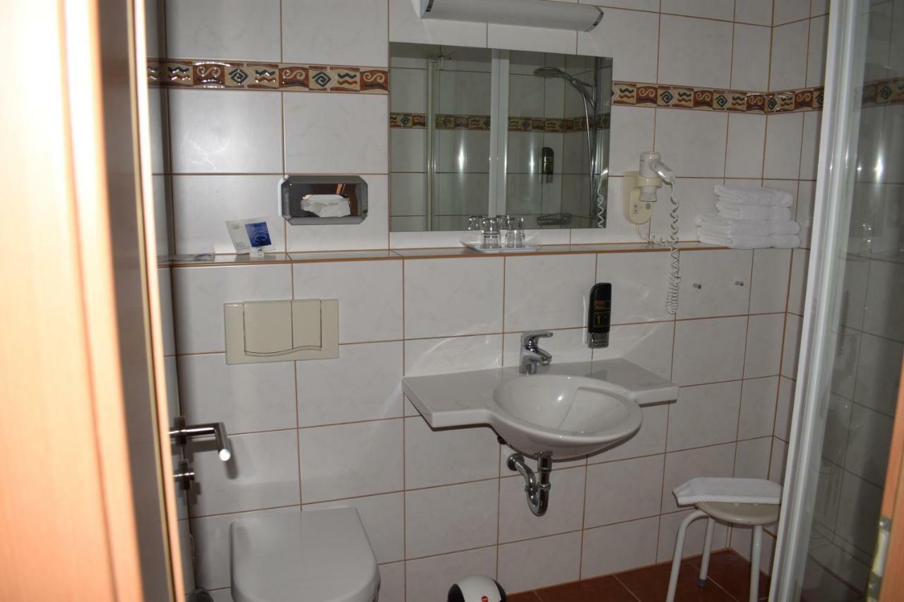 Hotel Garni "Am Hafen" Гафельберґ Екстер'єр фото